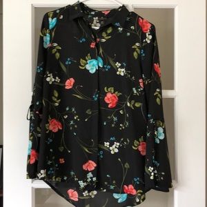 Floral black blouse size P/M